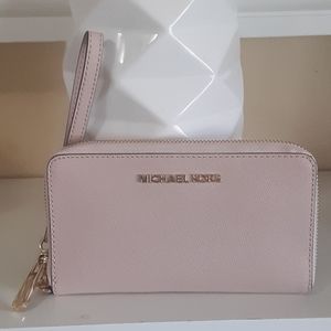 Michael kors pink zip wristlet wallet